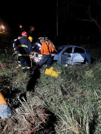 ACCIDENTE: Un automóvil despistó en el acceso sur sobre Ruta Provincial N°27